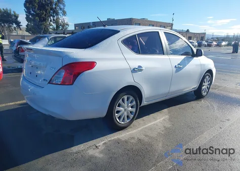 2013 Nissan Versa 1.6 Sv z USA, uszkodzony, nr VIN 3N1CN7AP3DL890895
